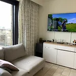 Sunny Terrace Apartment *