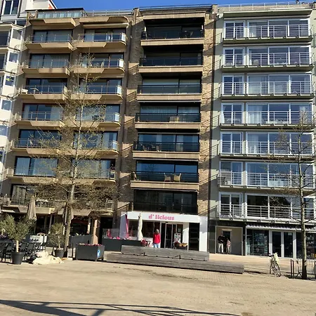 Sunny Terrace Apartment